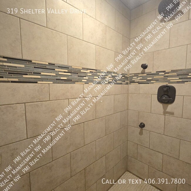 Building Photo - 319 Shelter Valley Dr