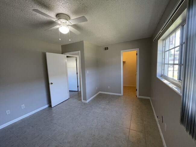 Building Photo - For Lease - 2BR/1BA at Landmark Condominiums!