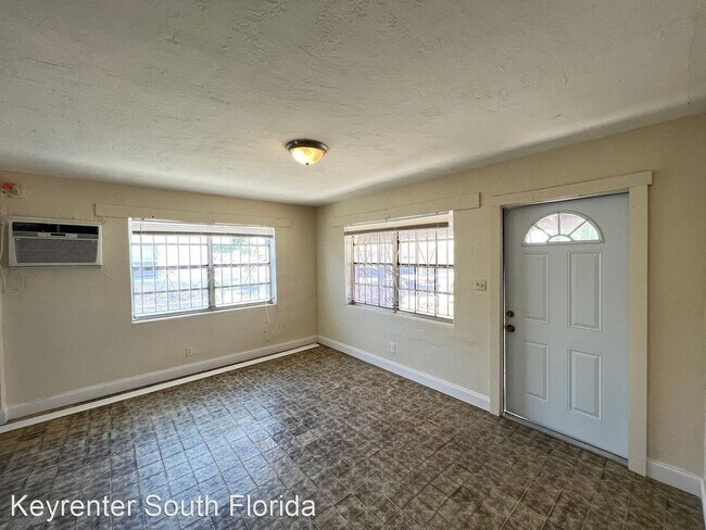 Building Photo - 2 br, 1 bath House - 740 NW 4th Street