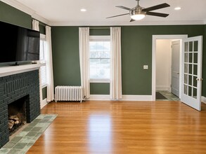 Building Photo - Available Stunning 5-Bedroom, 3-Bath Townhome with High-End Finishes