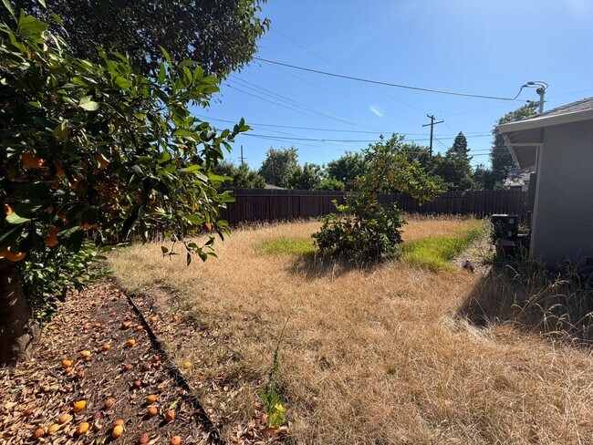 Building Photo - Fully Furnished 3BR/2BA Sacramento Home |  Flexible 3–12 Month Leases