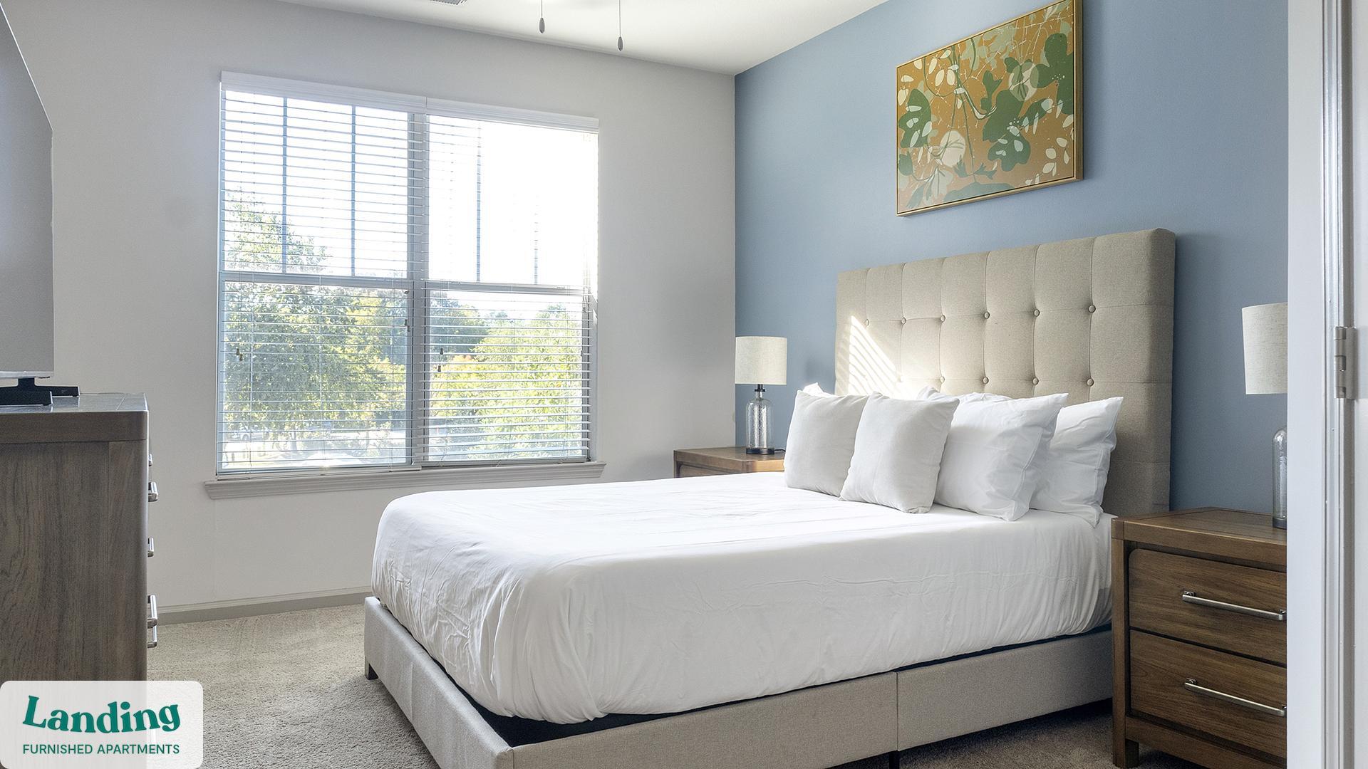 Building Photo - 900 E Six Forks Rd