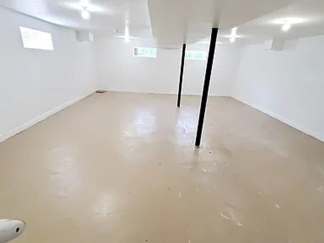 Building Photo - Spacious 2 Story Home With Lincoln Schools