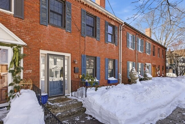 Building Photo - 25 Munroe St