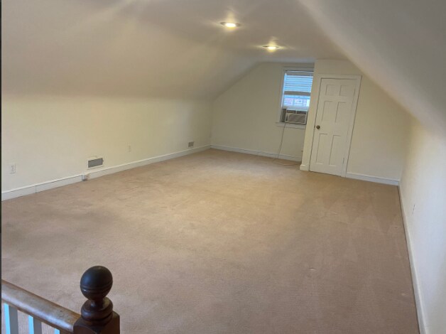finished third level with closet - 2825 Northampton St NW
