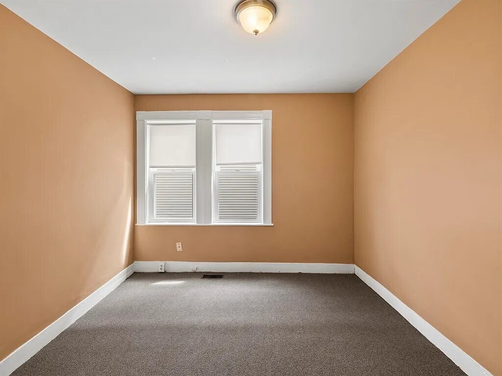 Building Photo - 115 Sagamore Ave