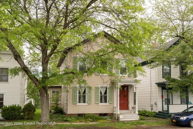 Primary Photo - 6 N Vernon St