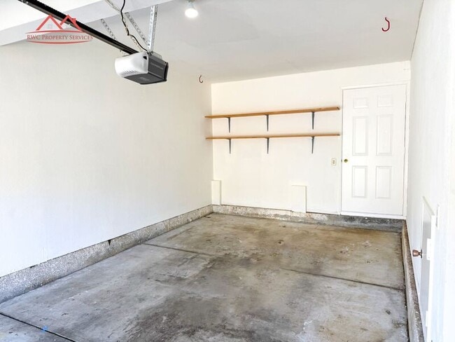 Building Photo - 18027 Hillwood Ln