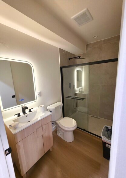 Building Photo - 445 N Townsend Ave