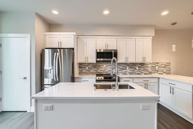 Building Photo - New Construction!  Spacious Modern Townhome in Edmonds.