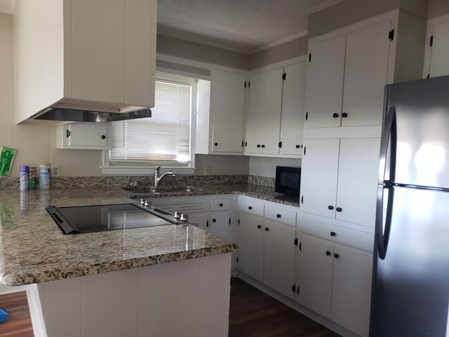 Building Photo - 520 N Fayetteville St