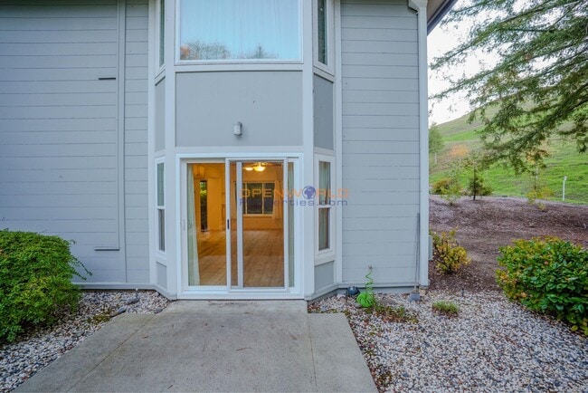 Building Photo - Rossmoor 55+ Living — One BR/One BA Del Monte Model (733 SF) — Peaceful, Updated, Sun-Filled Home