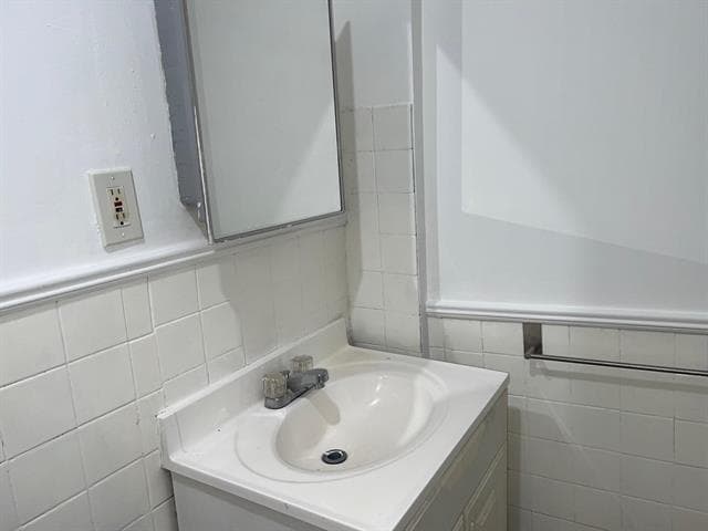 Building Photo - 107 Hancock Ave