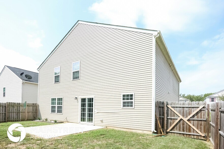 Building Photo - 6619 Glenville Dr
