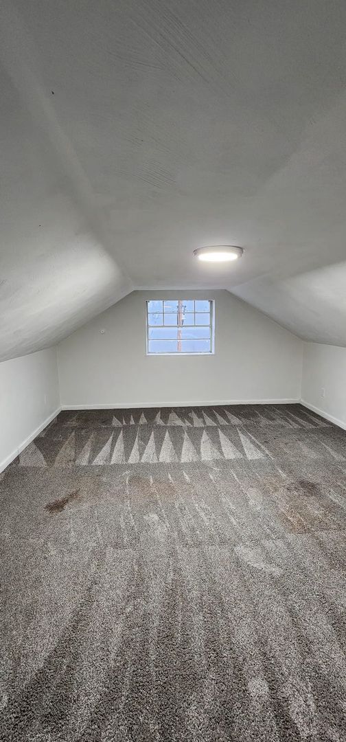 Building Photo - Newly Renovated 3-Bedroom Apartment in Pen...