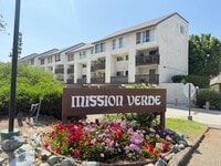 Building Photo - Spacious 2 Bedroom 2 Bathroom Condo with Large Balcony in Mission Valley