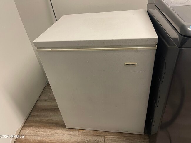 Building Photo - 3511 E Greenway Ln