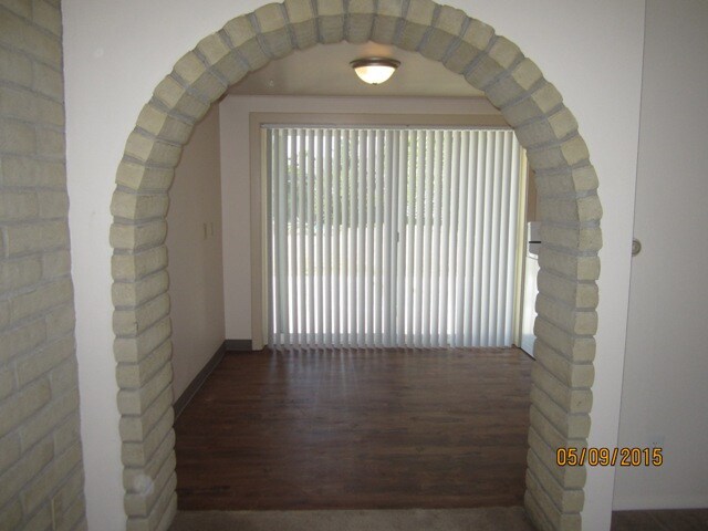 Building Photo - 902 S Hartford St