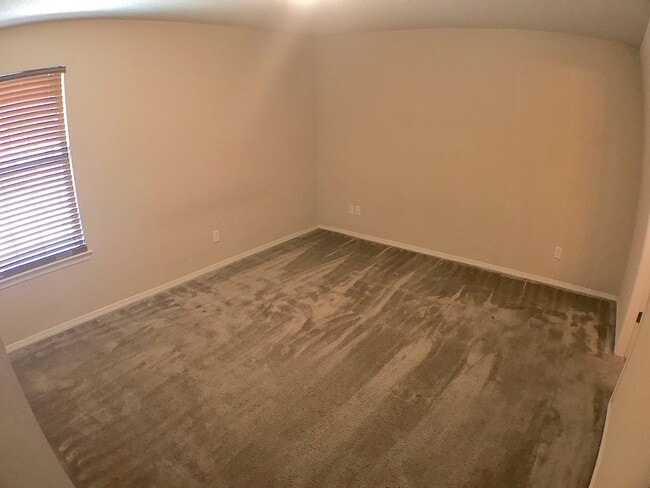 Building Photo - East El Paso 3 bed Refrig A/C