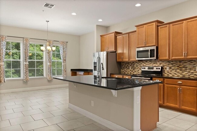 Building Photo - 2724 Lobelia Dr