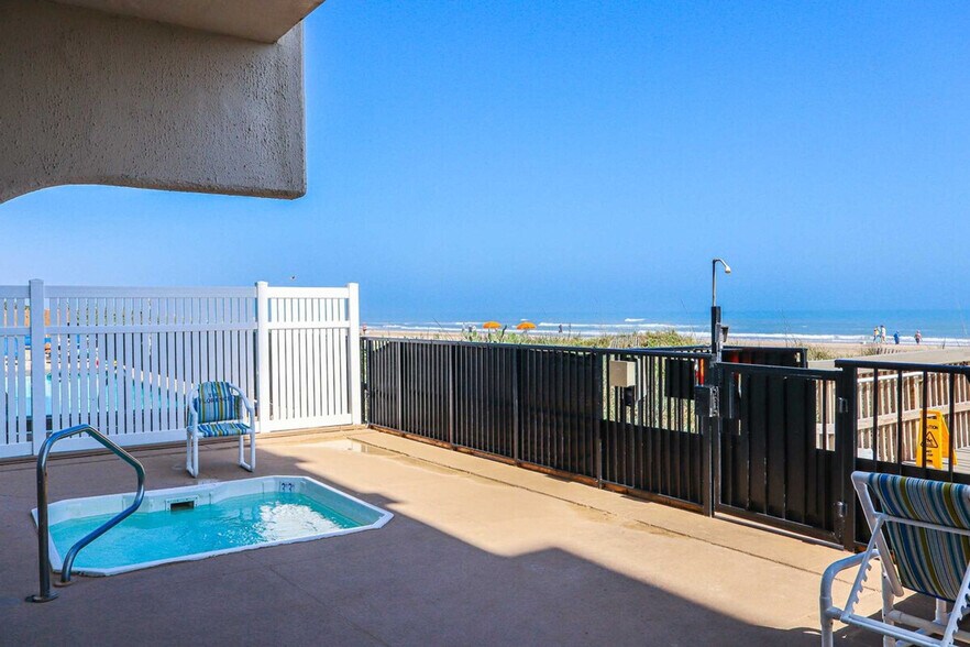 Building Photo - 5605 Gulf Blvd