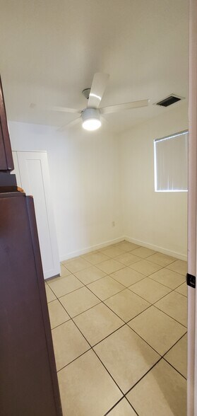 Building Photo - 3940 NW 9th St