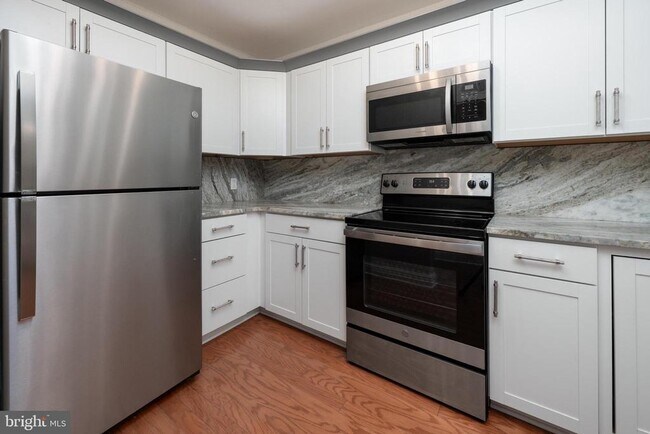 Building Photo - 25 S Church Rd