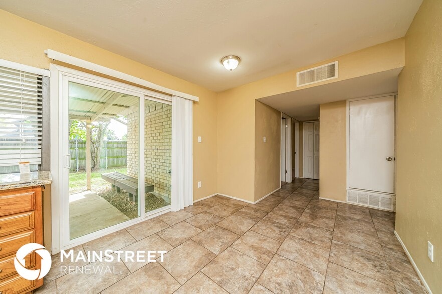 Building Photo - 7840 Bermejo Rd