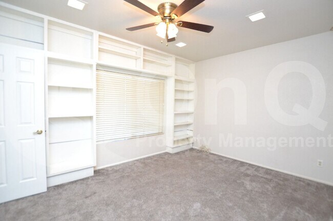 Building Photo - 2409 W Marlboro Dr