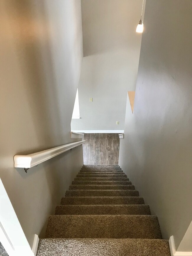 Building Photo - 4 Bedroom 2.5 Bathroom Two Story Brick Front Home in Pike Township!