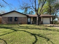 Building Photo - 2607 Chelsea Dr