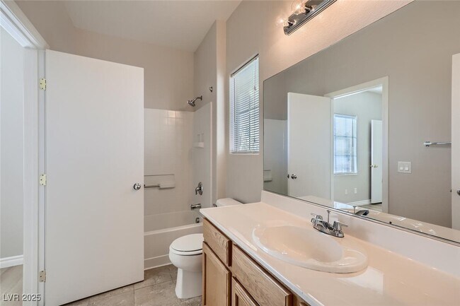 Building Photo - 648 W Vincents Dream Ave