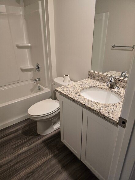 Building Photo - 330 Maple Run Dr