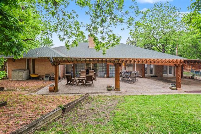 Building Photo - 14140 Hillcrest Rd