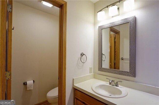 Building Photo - 127 Columbine Dr