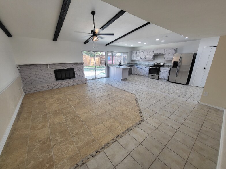 Building Photo - 5208 Pruitt Dr