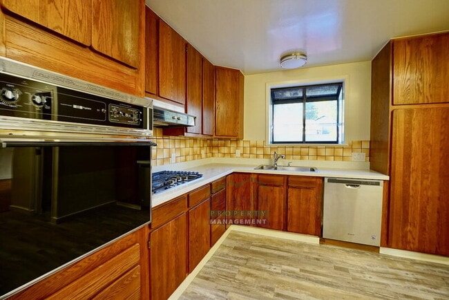 Building Photo - 101 Reed Blvd