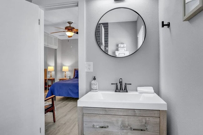 Building Photo - 1009 N 9th St