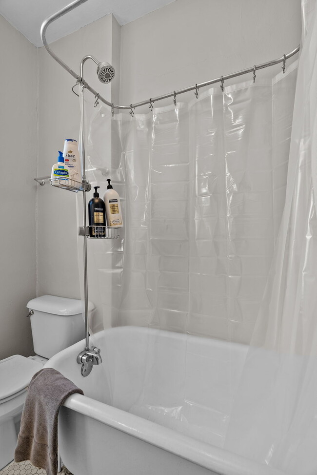 Building Photo - 4600 McPherson Ave