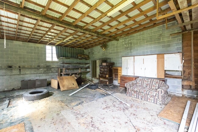 Building Photo - 9447 Lusk Rd