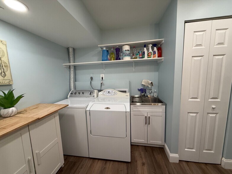 Building Photo - 11900 Waples Mill Rd