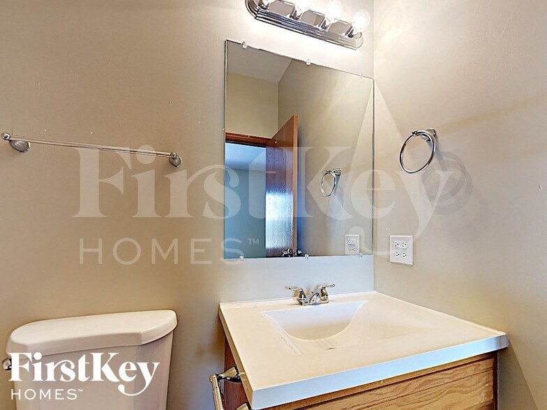 Building Photo - 1203 Quail Dr