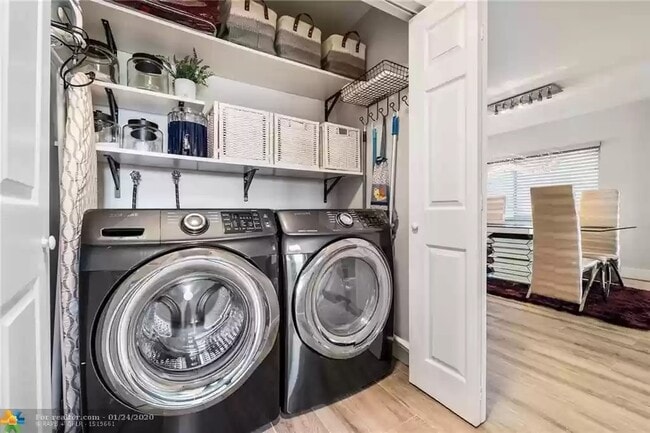 Building Photo - 9922 NW 65th Ct