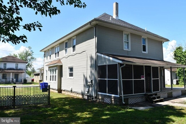 Building Photo - 4 E Milby St