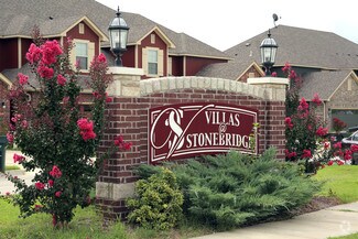 Building Photo - Villas at Stonebridge