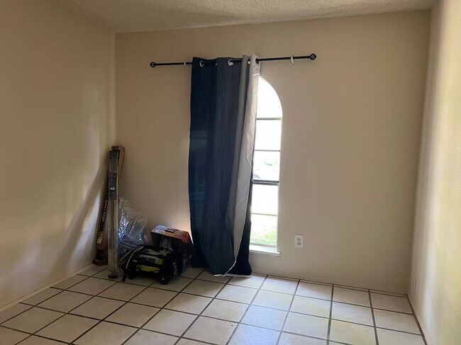 Building Photo - Beautiful 3 Bedroom 2 Bathroom in Plano!