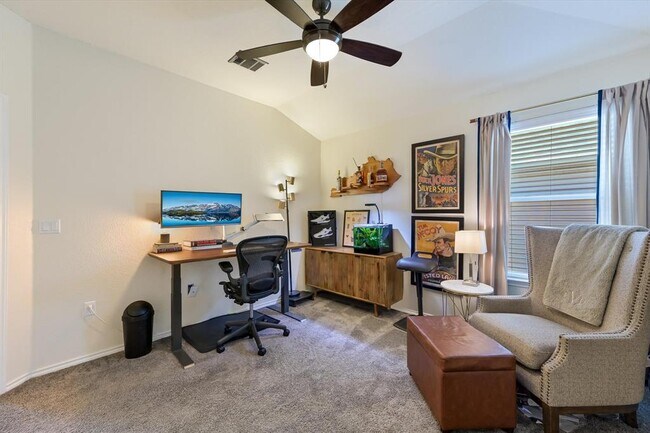 Building Photo - 9012 Golden Leaf Dr