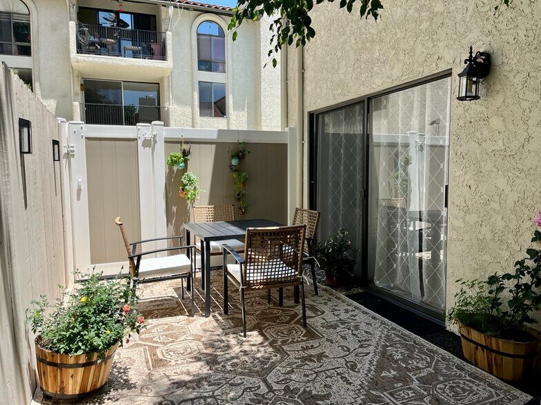 Backyard patio - 999 San Pasqual St