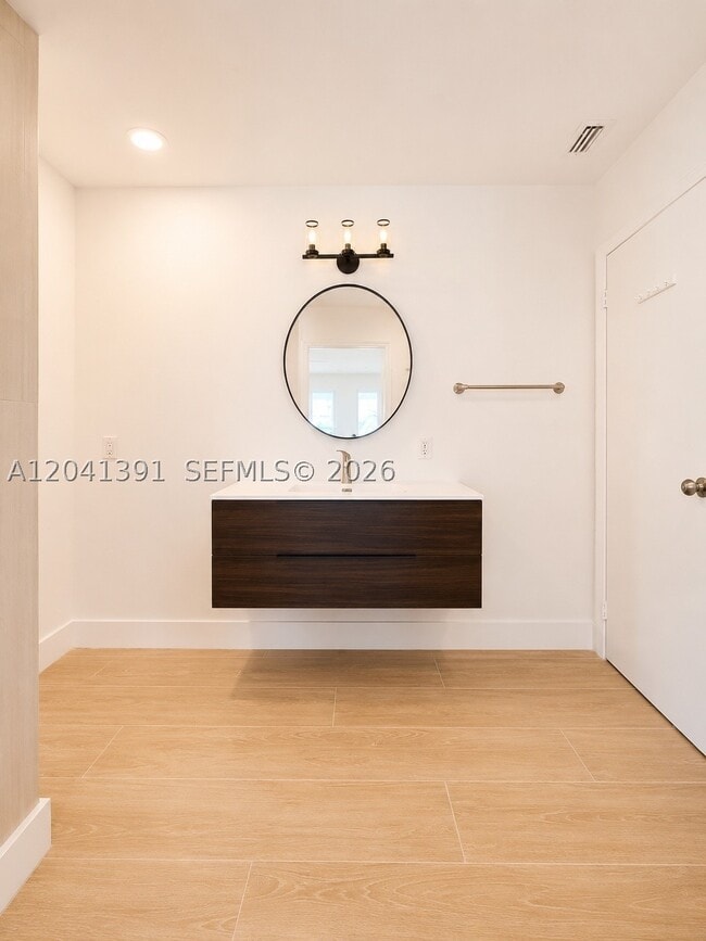 Building Photo - 13005 Zambrana St