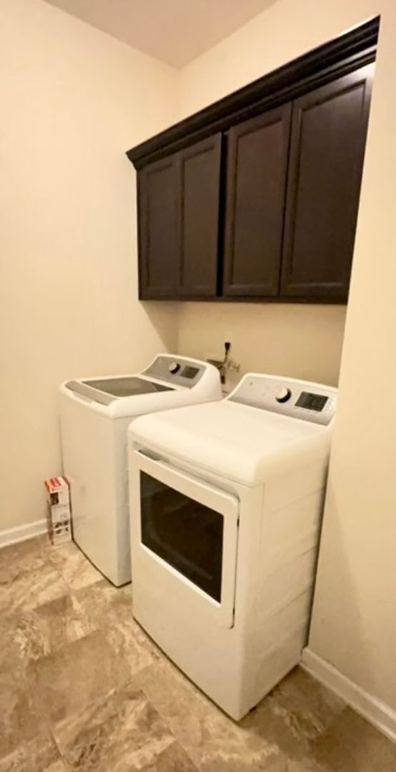 Building Photo - Experience the perfect blend of comfort & modern living in this beautiful home located in Northea...